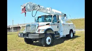 2004 International 7400 Altec Digger Derrick