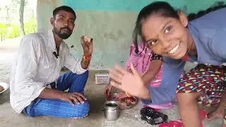 रक्षाबंधन के दिन मेरी बहन राखी बांध है