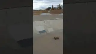 RC Traxxas Maxx front flip