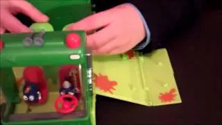 The Trash Pack Garbage Truck with Exclusive Trashies