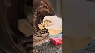 Wheel bearing removal #ram1500 #4x4 #differential #offroad #bearing #wheels