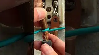 Proses mengikat sambungan kabel menggunakan kawat khusus #shorts