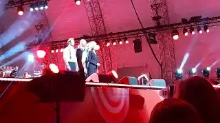 Openbaar stukje van musical Simone Kleinsma tijdens de Uitmarkt 2022