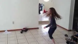 Лиза танцует Jive