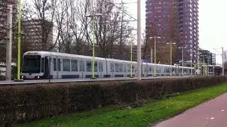 RET Metro Type S vertrekt nabij Binnenhof in Ommoord richting Schiedam Centrum
