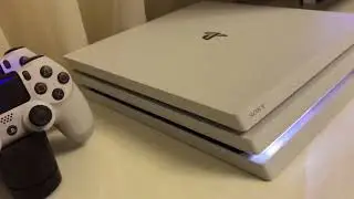 Glacier white PS4 Pro