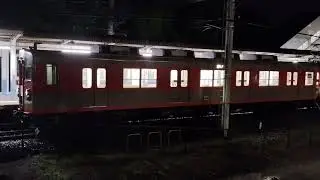 8111F 空転!火花散る駅発車