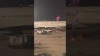 Rare video of delta 717 Wing removal #aviation #boeing #717