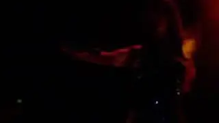 Epica Mexico fan accidently throw bracelet to Simone face