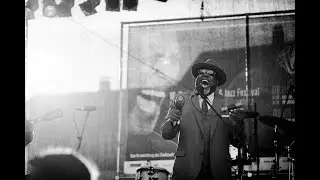 Blues Moderno: O Cl&aacute;ssico Reinventado - Modern Blues: The Classic Reinvented