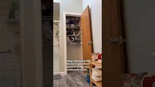 Наведите порядок и приведите в порядок шкаф для белья в ванной комнате.