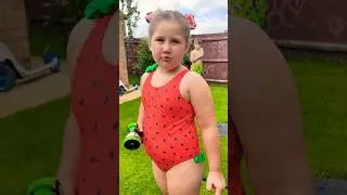 Red Light Green Light Game but with water‼️😀🚦💦#shorts #watergames #waterfun  #redgreen #game #fun