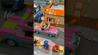 The Simpsons Krusty Burger in the LEGO City!