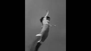Wonder Woman - Lynda Carter, jumps, jumps, and keep jumping. #shortsfeed #shortvideo