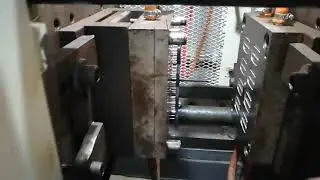 Plastic Buckle manufacturing - plastic injection molding Nissei 60ton