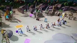 Maxed and Friends - Fun at the beach!!