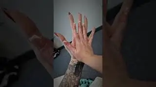 Giantess hand comparison with boss 👀
