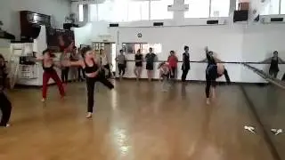 Clase de Contempor&aacute;neo - Jonathan Castro Rivero / Estudio de Danzas: Noem&iacute; Coelho - Rodolfo Olgu&iacute;n