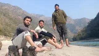 Riverside, Camping, Bonfire 🔥🔥 Mountains 🌄🌄 Friends 😎😎 ✌️✌️