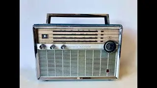 National Panasonic Radio Model T-100D  4 Band 9 Transistor MW  Shortwave Radio