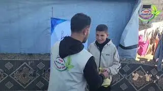 توزيع الخبز الطازج على مخيمات النازحين في مدينة غـ.ـزة 