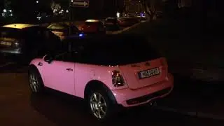 Mini mit Blaulicht