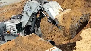 Pushing Dojer 450-Ton  west soil in site Giant!  EX1900 Feed World's **
