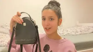 Ce se afla in geanta mea(mini ghiozdanelul meu)? Vlogmas