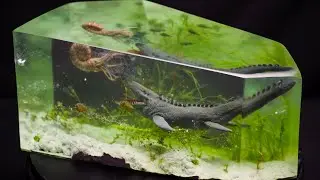 Mosasaurus hunting diorama / thalassophobia / resin art