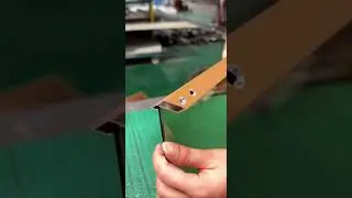 20 The installation video of the whole process of the minimalist golden glass door is here.