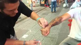 Great Reaction to a Magic Trick in Times Square!