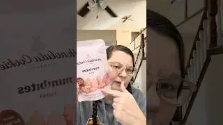 Дегустация печенья Honolulu Cookies Minibites со вкусом гуавы от HomeGoods