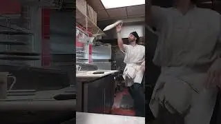 flying pizza dough 🍕 #pizzatoss