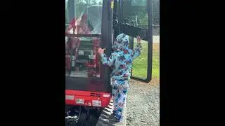 Jaxon try&rsquo;s  to make dad buy a new excavator #farmkid #kids #dadlifematters #familyvlog #kubota