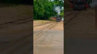 Arriv&eacute;e de la Maria Fuma&ccedil;a le plus vieux train &agrave; vapeur du Br&eacute;sil  RawLite #r5c #br&eacute;sil #tiradentes