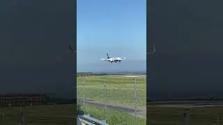 Ryanair 737-800 landing at Bristol Airport #aviation