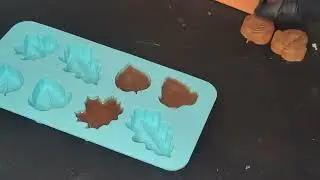 Experimenting with Resin and Essential Oils to make Scented Keychains and Pulls