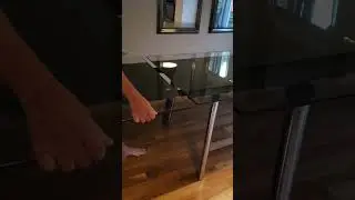 Table SAM verre tremp&eacute; avec deux panneaux extensibles int&eacute;gr&eacute;s