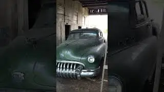 ABANDONED 1940s VINTAGE CAR FOUND IN A BARN IN THE MIDDLE OF THE FIELD #abandoned #automobile #urbex