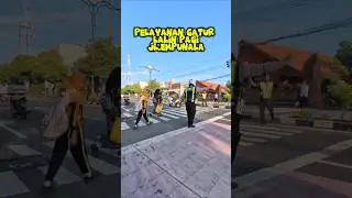 Bhabinkamtibmas Kedundung melaksanakan giat pelayanan Gatur Lalin Pagi #bhabinkamtibmas