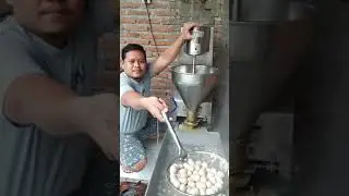 Bikin Pentol Bakso Cepet Banget Pake Mesin ini gaes