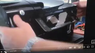 Принтер HP 6500A: ложное замятие бумаги, чернильная каретка застряла в правом положении. Эти два ...