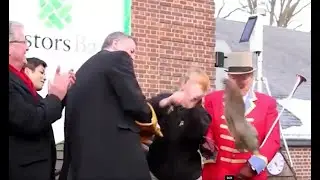 New York City Mayor Bill de Blasio drops Staten Island groundhog