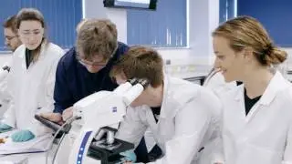Digital Classroom with ZEISS Microscopes