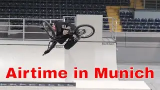 Airtime im alten M&uuml;nchner Eisstadion: BMX Action mit Ride Further Tour im Olympiapark