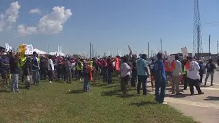 Team coverage: Longshoremen go on strike at Port of Houston