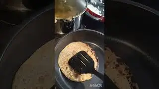 Simple Kitchen Moments Abroad 👨&zwj;🍳 | Making Frozen Roti in London 🇬🇧