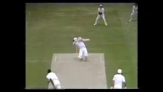 ENGLAND v NEW ZEALAND TEXACO TROPHY ODI #2 THE OVAL MAY 25 1990 DEVON MALCOLM MARK GREATBATCH GOOCH
