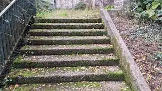 Langer Turm (auch Pulverturm). Erbaut um 1300. &Auml;u&szlig;erer Ring der Stadtmauer. Wie sieht es jetzt aus?