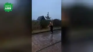 Agente schaatst op straat in Leek
